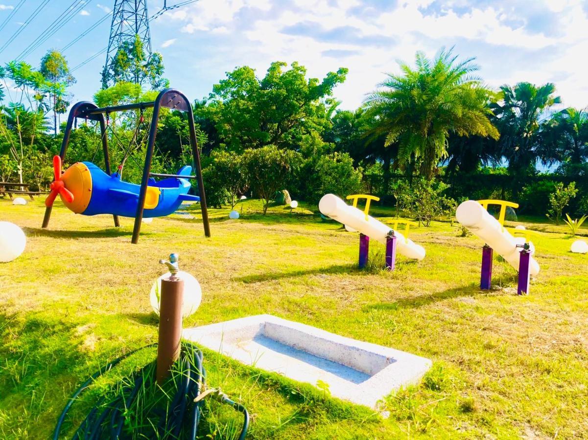 Ruisui Palm Lakes B&B Ngoại thất bức ảnh